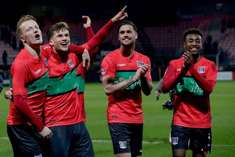 续约也可能 续约也可能