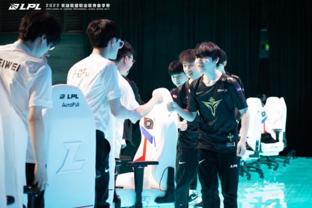 他在训练中 他在训练中