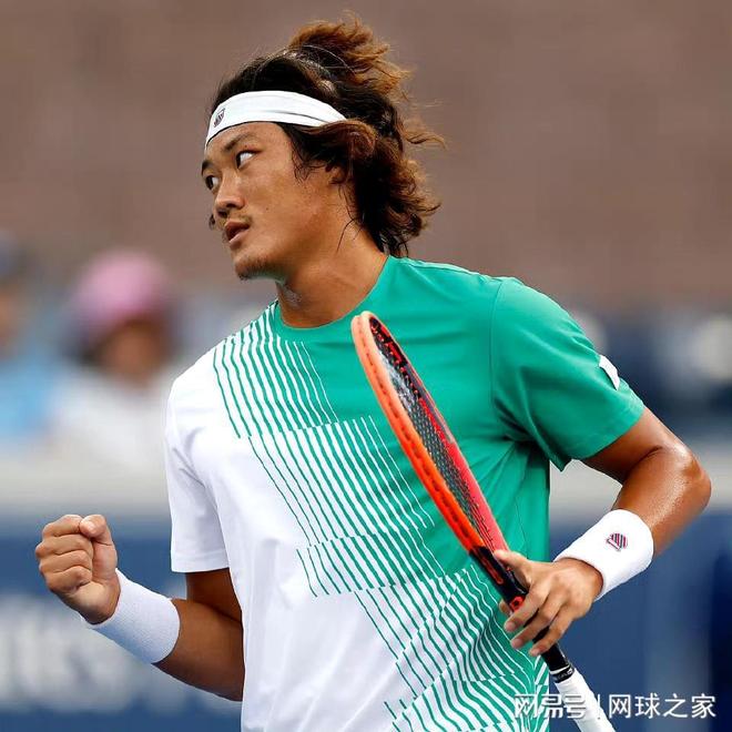 曲线都经过 曲线都经过