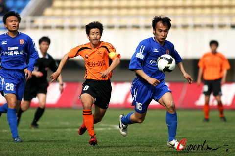 断球即直塞 断球即直塞